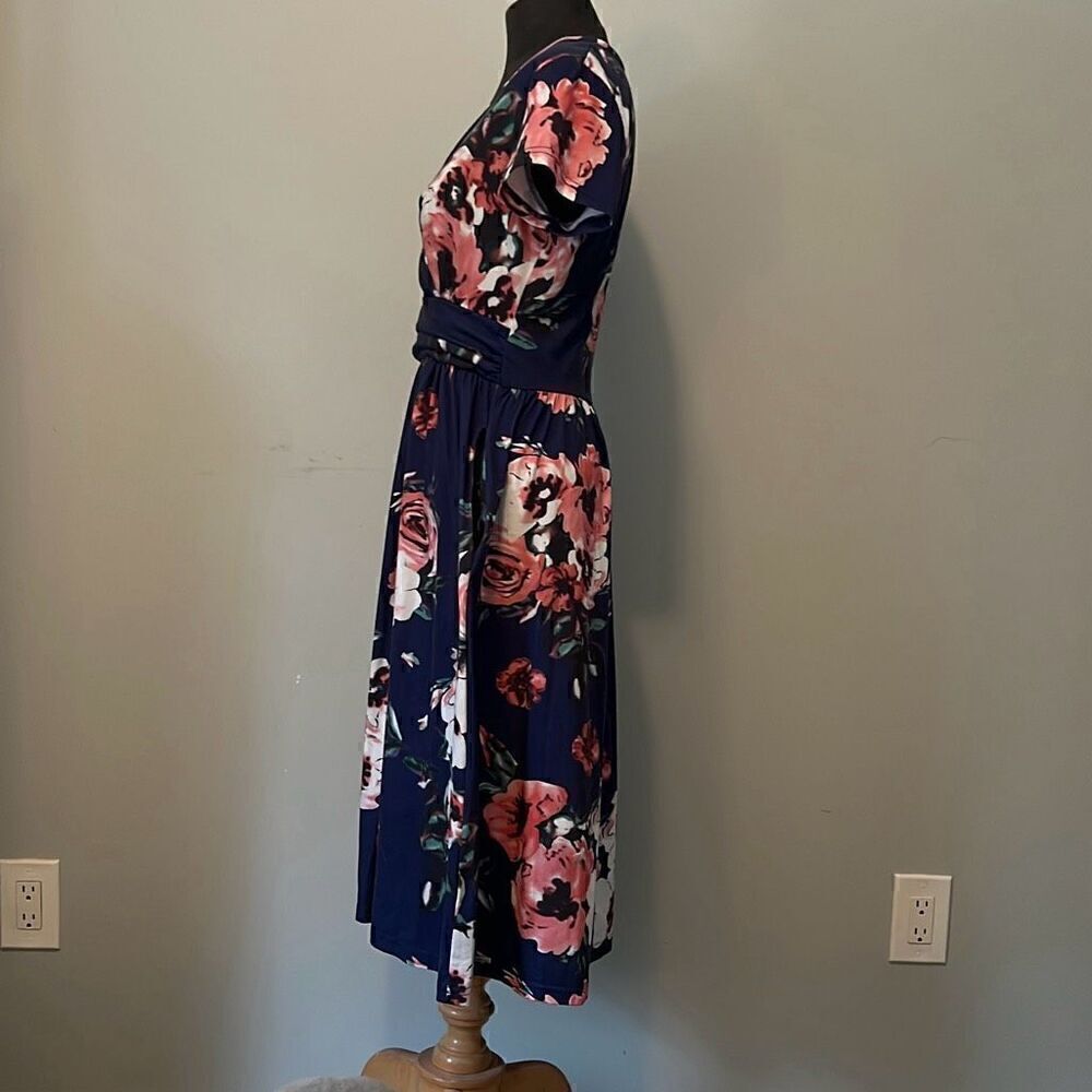 Women's Blue & Pink Floral Print V-Neck Short Sleeve Wrap Dress - Picture 4 of 8
